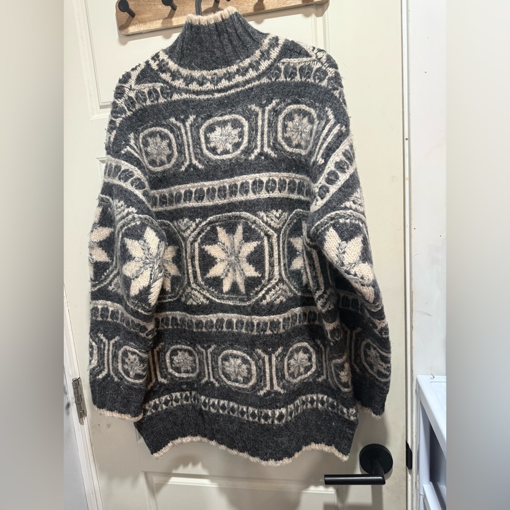 Limited Cozy Black and Cream Turtleneck Sweater - Picture 2 of 3